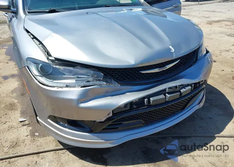 2016 Chrysler 200 S z USA, uszkodzony, nr VIN 1C3CCCDG2GN179625